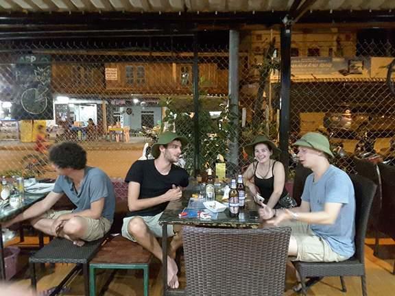 Army Barracks Guesthouse Vang Vieng Eksteriør billede