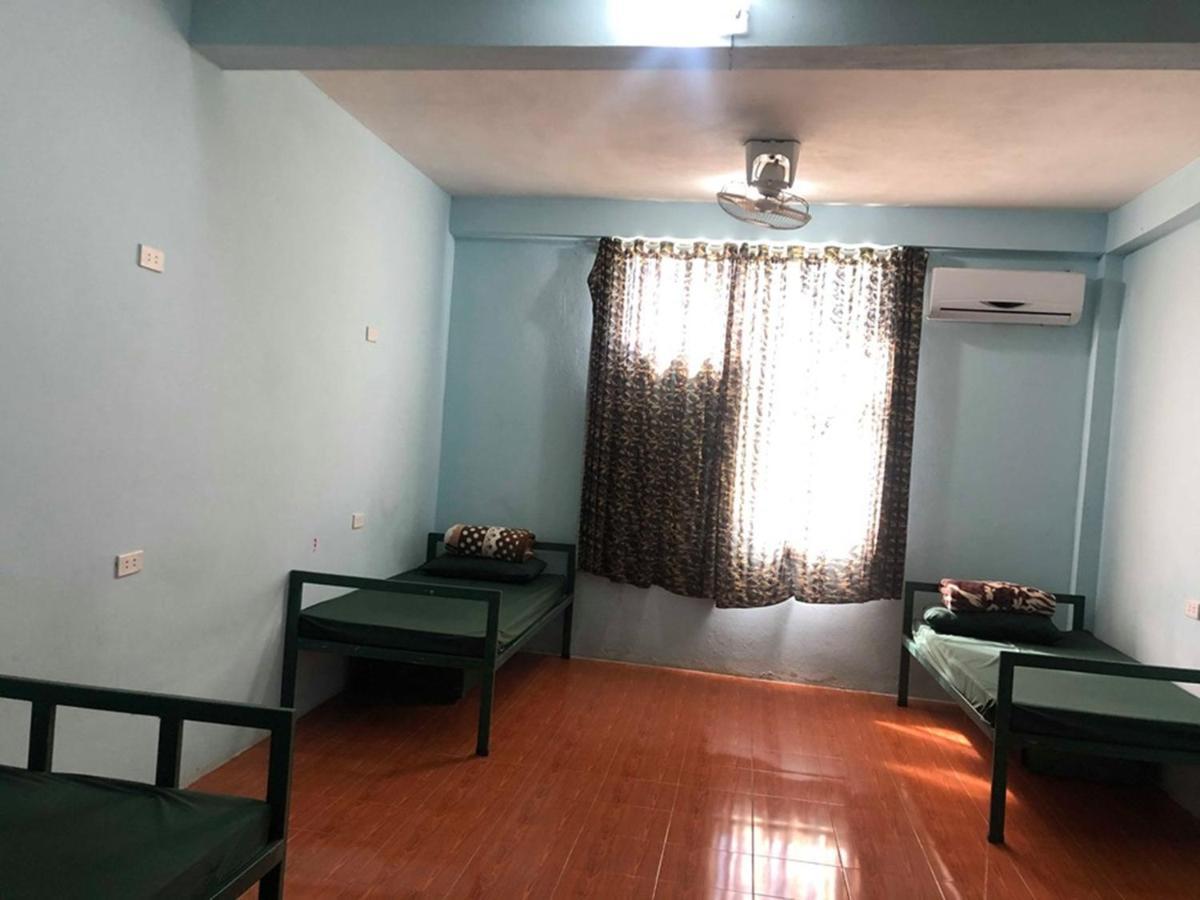 Army Barracks Guesthouse Vang Vieng Eksteriør billede
