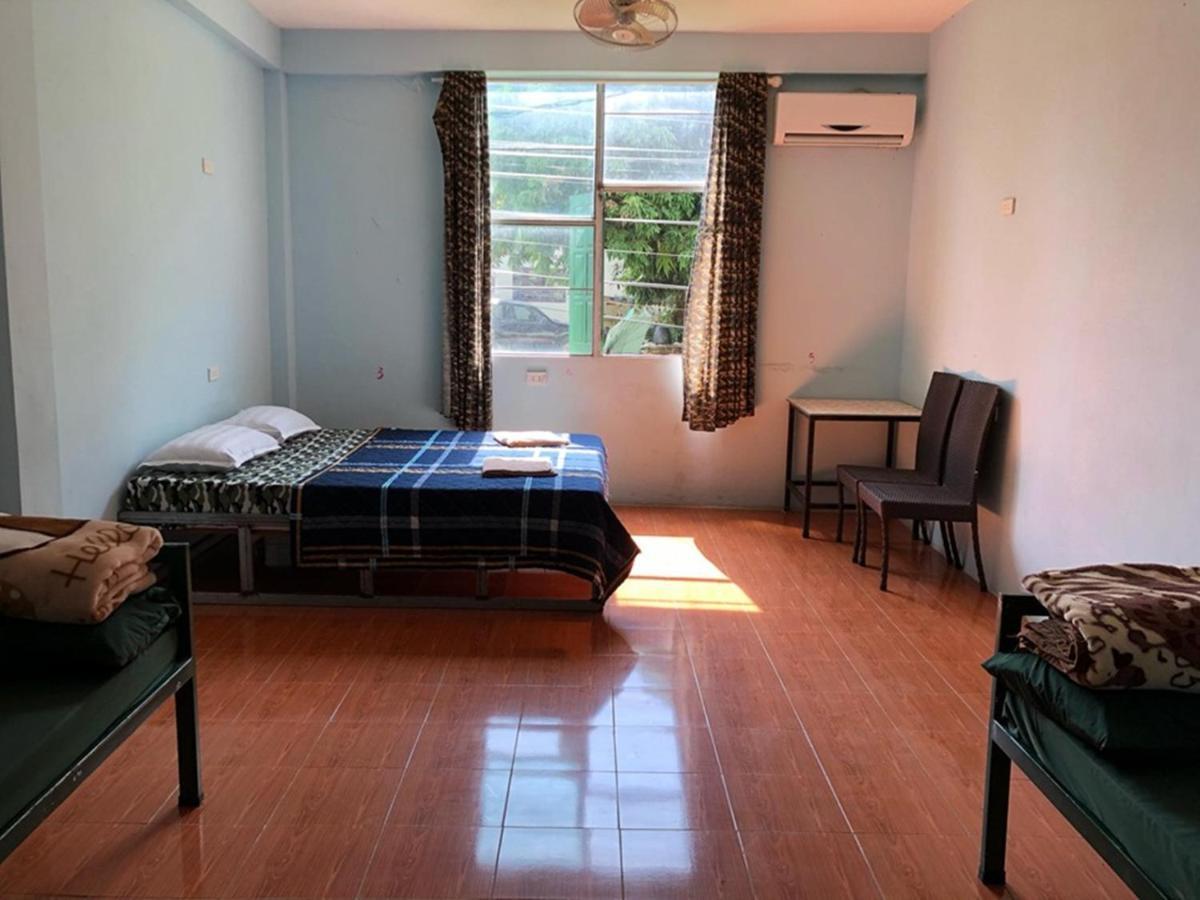 Army Barracks Guesthouse Vang Vieng Eksteriør billede